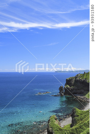 積丹ブルーの神威岬 北海道 積丹ブルーの神威岬 北海道 93931580