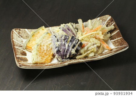 野菜の天ぷら、三種盛り合わせ 野菜の天ぷら、三種盛り合わせ 93931934