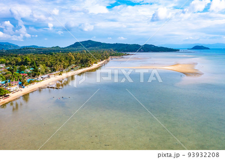 Aerial view of Hin Kong beach and its sand bank, in Koh Pha Ngan, Thailand 93932208