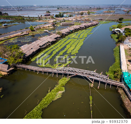 Aerial view of Sapan Khong Floating Market in Suphan Buri, Thailand Aerial view of Sapan Khong Floating Market in Suphan Buri, Thailand 93932370