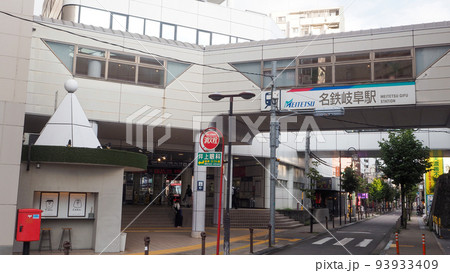 名鉄岐阜駅・各務原線の東改札口の風景(岐阜県岐阜市) 名鉄岐阜駅・各務原線の東改札口の風景(岐阜県岐阜市) 93933409