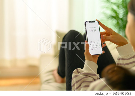 女性の一人暮らし 女性の一人暮らし 93940952