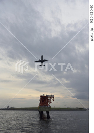 羽田空港 飛行機 D滑走路 離陸 東京都大田区 羽田空港 飛行機 D滑走路 離陸 東京都大田区 93943040
