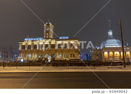 Moscow, the building of the leningrad station in nighttime Moscow, the building of the leningrad station in nighttime 93949042