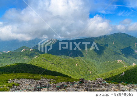 夏の奥秩父・主稜線からの絶景（金峰・朝日・大弛） 93949065