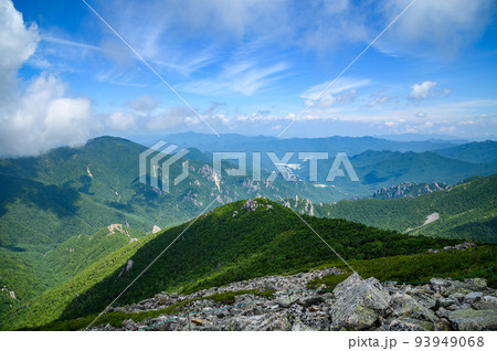 夏の奥秩父・主稜線からの絶景(金峰・朝日・大弛) 夏の奥秩父・主稜線からの絶景(金峰・朝日・大弛) 93949068