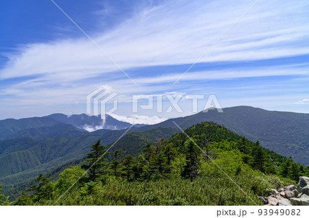 夏の奥秩父・主稜線からの絶景（金峰・朝日・大弛） 93949082