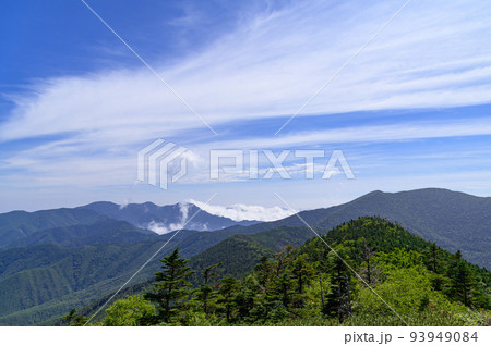 夏の奥秩父・主稜線からの絶景（金峰・朝日・大弛） 93949084