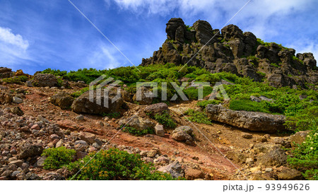 快晴の空と鉄山の岩稜（安達太良山） 93949626