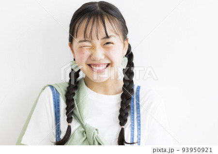 10代女の子の私服ポートレート 中学生 高校生 93950921