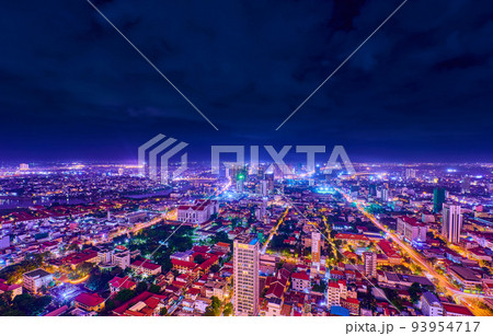 2022年最新カンボジア首都プノンペンの夜景 93954717