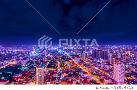 2022年最新カンボジア首都プノンペンの夜景 93954718