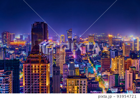 2022年最新カンボジア首都プノンペンの夜景 93954721