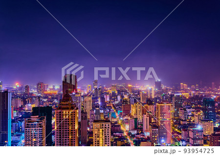 2022年最新カンボジア首都プノンペンの夜景 93954725