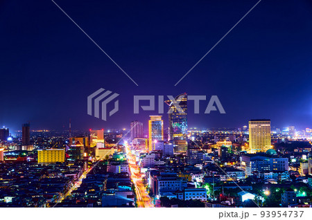 2022年最新カンボジア首都プノンペンの夜景 93954737