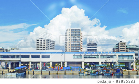漁港の風景 迫りくる山雲【横構図】 漁港の風景 迫りくる山雲【横構図】 93955533