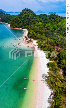 Aerial view of Koh Phayam beach in Ranong, Thailand 93956045