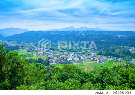 日本ロマンチック街道　展望スポットより赤城山方面を望む　　初夏の季節 93956053