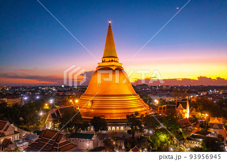 Aerial view of Phra Pathom Chedi biggest stupa in Nakhon Pathom, Thailand Aerial view of Phra Pathom Chedi biggest stupa in Nakhon Pathom, Thailand 93956945