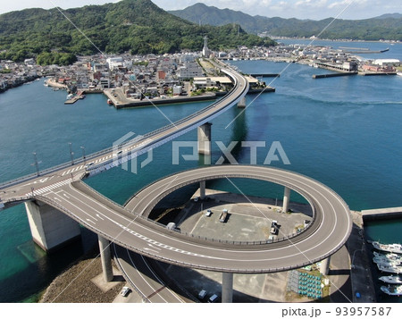 天草の最南端、牛深のハイヤ大橋の空撮 93957587
