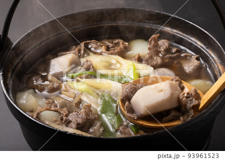 ［山形県］山形芋煮　牛肉醤油味 93961523