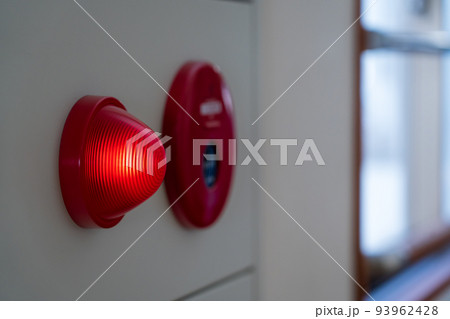 学校の火災報知器 93962428