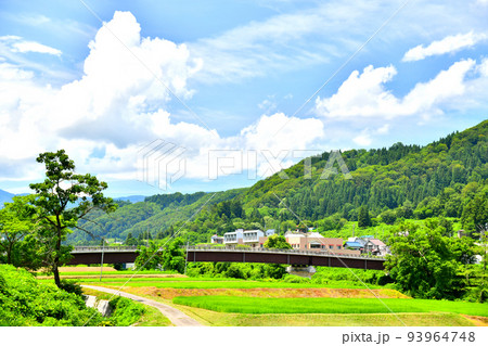 箕作平滝大橋/千曲川を下流側より望む(長野県栄村)【2022.8】 箕作平滝大橋/千曲川を下流側より望む(長野県栄村)【2022.8】 93964748