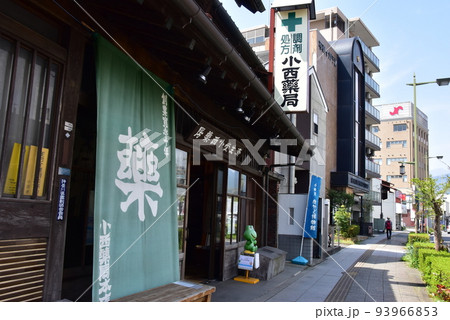 小田原市　国道1号線（箱根方面）沿いの街並み（旧東海道小田原宿） 93966853