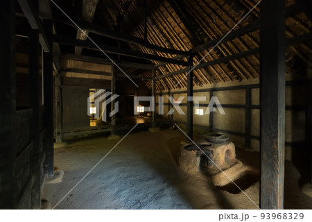 箱木千年家　母家内部（兵庫県神戸市北区山田町） 93968329