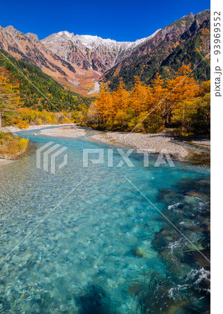 上高地の紅葉・穂高連邦と梓川【長野県】 93969552