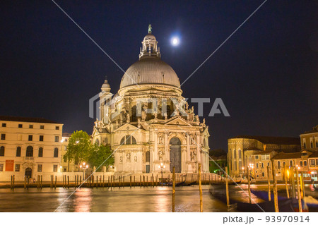サンタ・マリア・デッラ・サルーテ聖堂夜景(イタリア-ベネチア