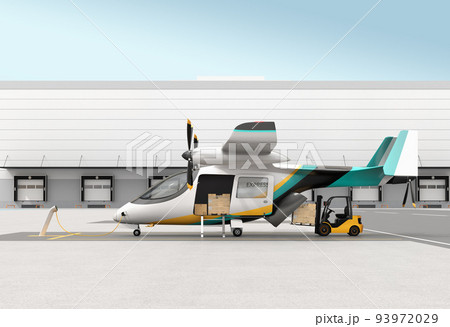 駐機場に充電中のeVTOL宅配ドローンに積み込み作業するフォークリフト。スピード配送コンセプト 93972029