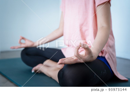 瞑想 手元 瞑想 手元 93973144