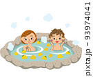 柚風呂に入っている岩風呂2人の女性 93974041