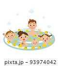 柚風呂に入っている家族 93974042