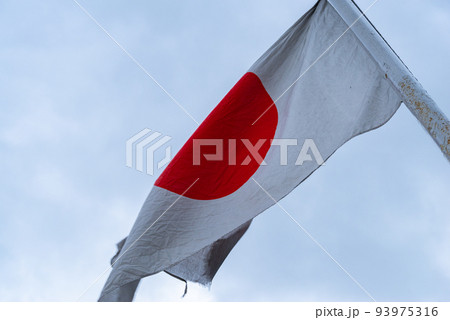 風に揺れる日の丸 風に揺れる日の丸 93975316
