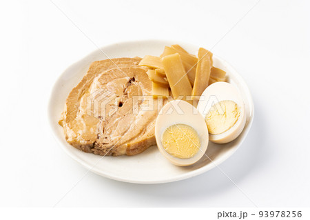 ラーメンの具材 93978256