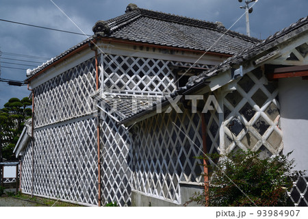 なまこ壁の家が残る伊豆松崎町 なまこ壁の家が残る伊豆松崎町 93984907