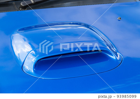 自動車の空気取り入れ口　Air intake of private car 93985099