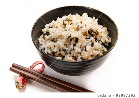 和食、ワカメの炊き込みごはん 和食、ワカメの炊き込みごはん 93987292