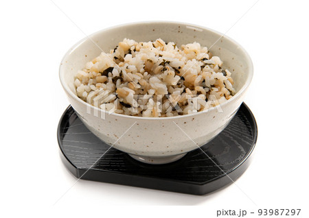和食、ワカメの炊き込みごはん 和食、ワカメの炊き込みごはん 93987297