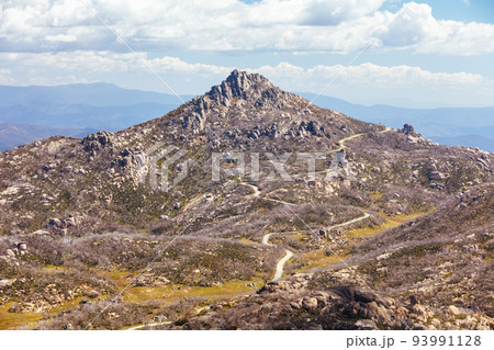 Mt Buffalo Cathedral Rock View in Australia Mt Buffalo Cathedral Rock View in Australia 93991128