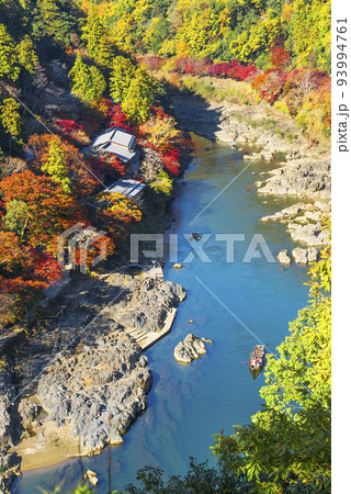 嵐山公園展望台から望む秋の嵐山　 93994761