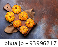 Pumpkin muffins 93996217