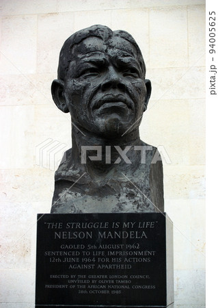 Nelson Mandela bust, London United Kingdom. Nelson Mandela bust, London United Kingdom. 94005625