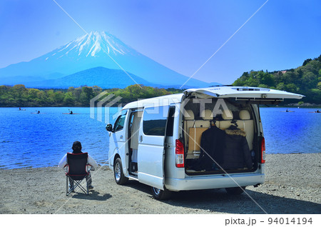 富士山　精進湖湖畔　他手合浜　バンライフ　 94014194