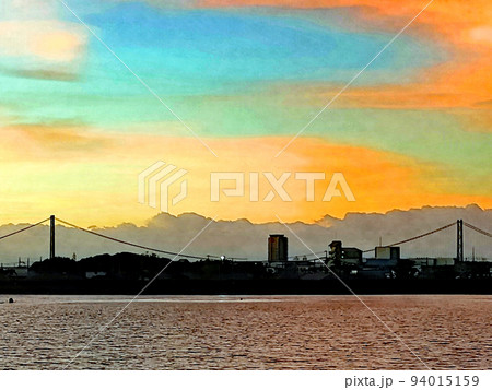夜明け前の朝焼け「貯水池の水面」と「明石海峡大橋」水彩画風 94015159