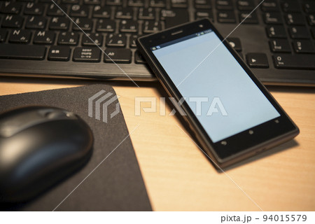 スマホとパソコン スマホとパソコン 94015579