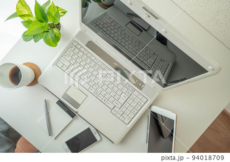 デスクワークのイメージ デスクワークのイメージ 94018709