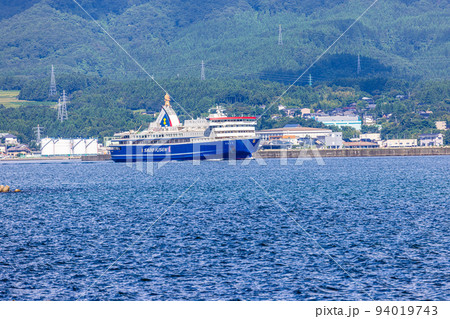 【新潟県・佐渡】佐渡を出港するときわ丸 夏編 8月 【新潟県・佐渡】佐渡を出港するときわ丸 夏編 8月 94019743